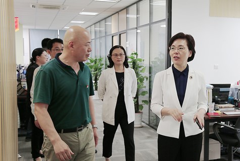 江蘇省委網(wǎng)信辦、省委宣傳部領(lǐng)導(dǎo)赴蘇化科技園調(diào)研重點企業(yè)