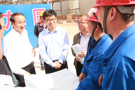 中衛(wèi)市領導調研寧夏華御項目建設并現場辦公