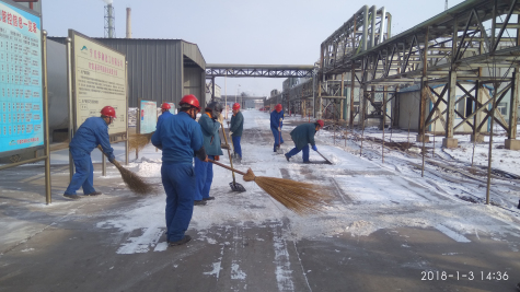 瑞雪洗白世界 掃雪盡顯團結