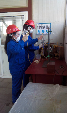 寧夏華御質量監測部配合做好電解槽的全分析工作
