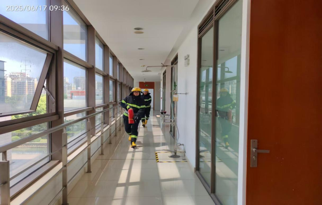 1751441762159897.png 640 (1).png